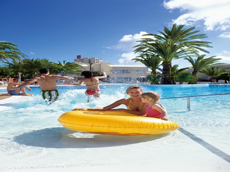 Hotel Riu Oliva Beach Resort Corralejo Exteriör bild