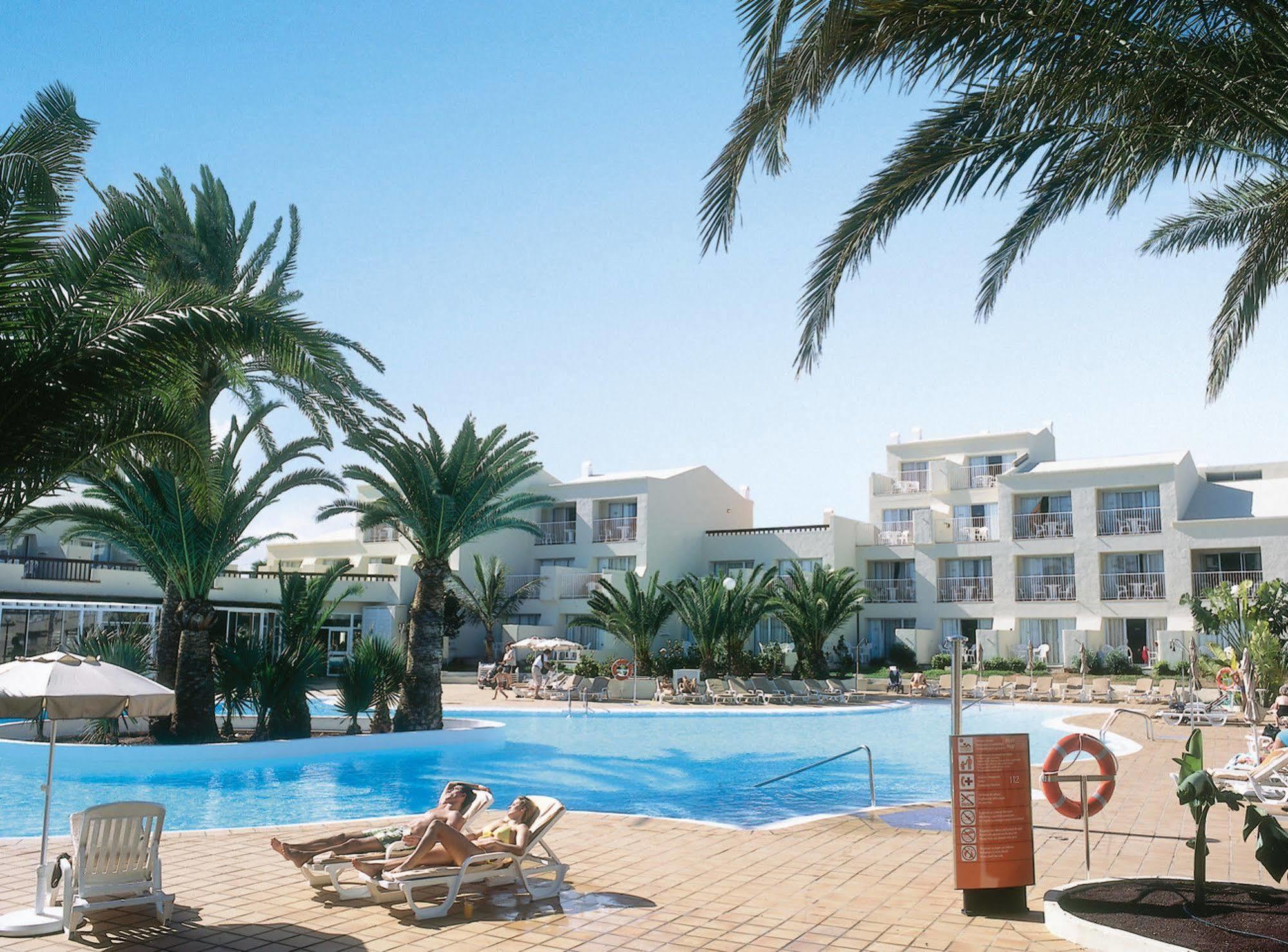Hotel Riu Oliva Beach Resort Corralejo Exteriör bild