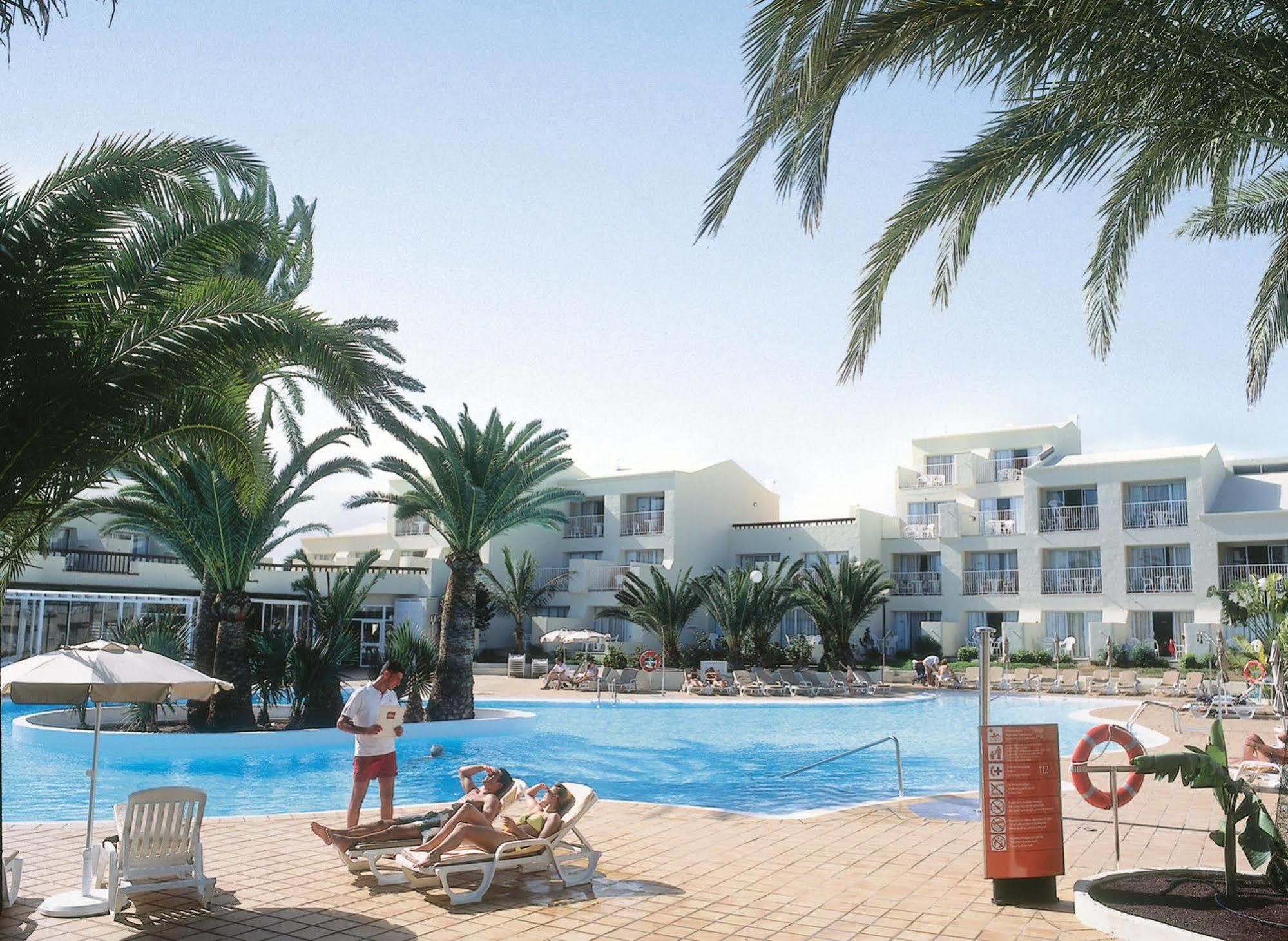 Hotel Riu Oliva Beach Resort Corralejo Exteriör bild