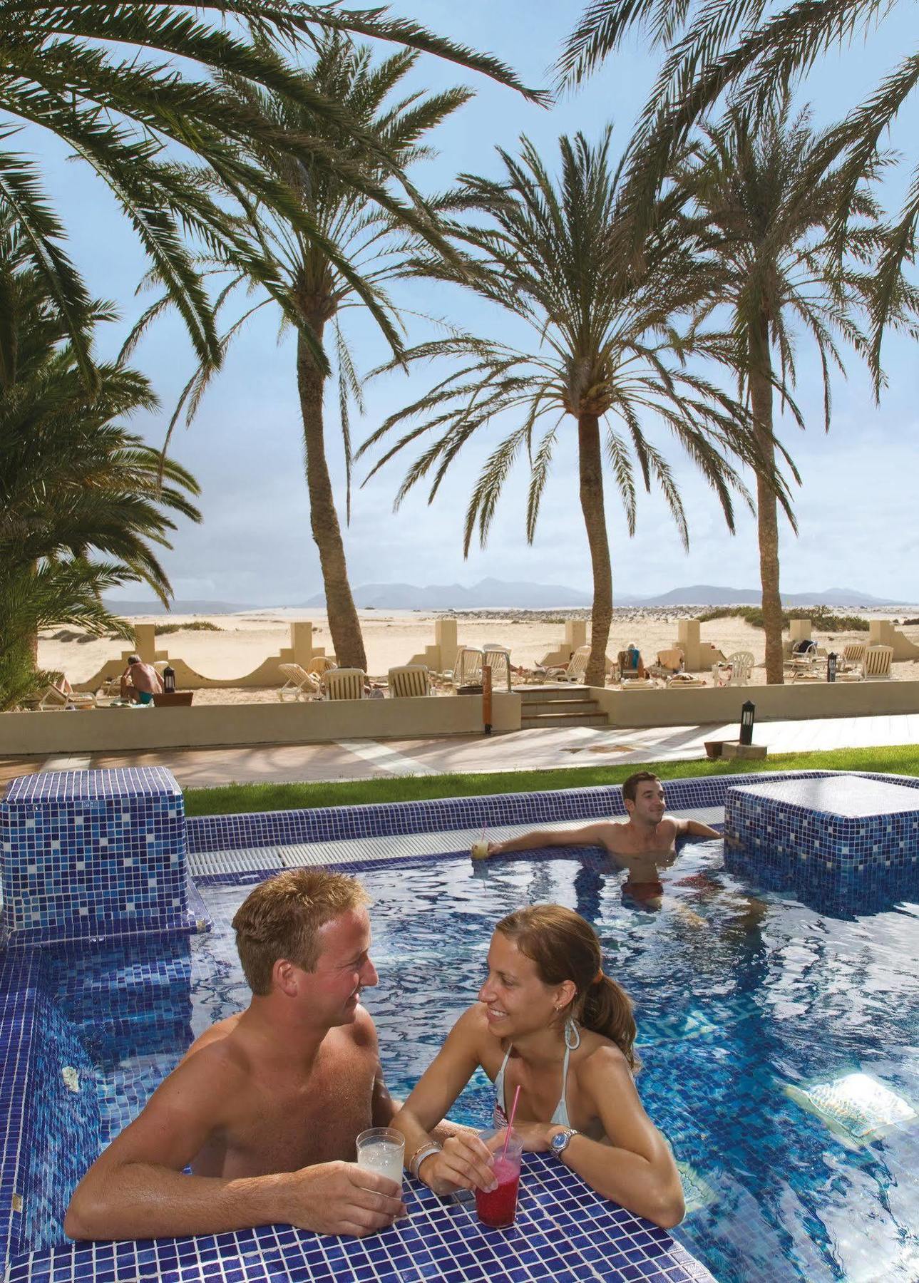 Hotel Riu Oliva Beach Resort Corralejo Exteriör bild